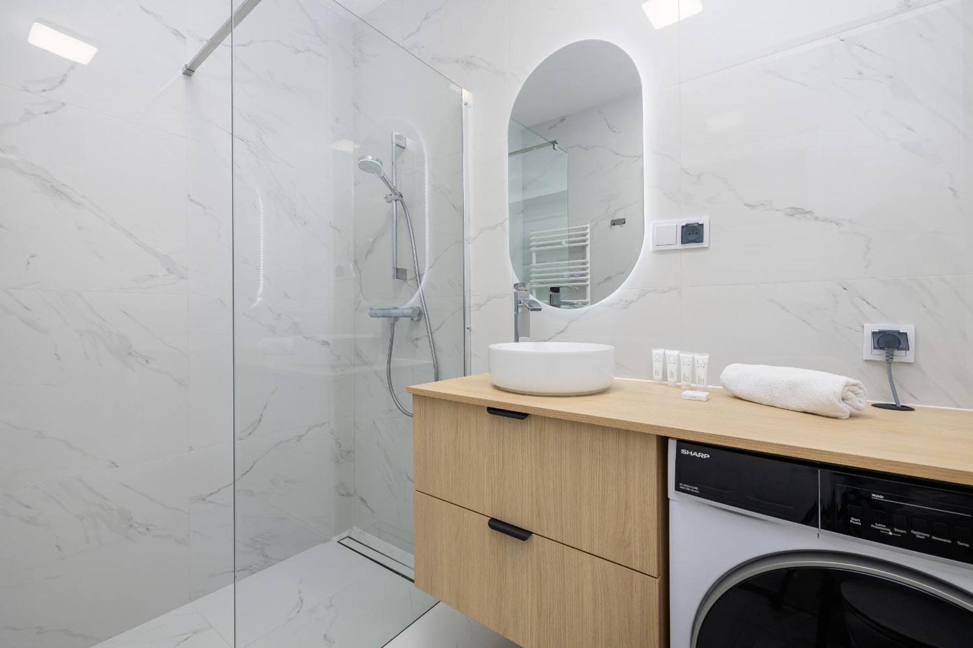 Krowoderska Apartment With Balcony Near City Center By Rent Like Home Cracóvia Exterior foto